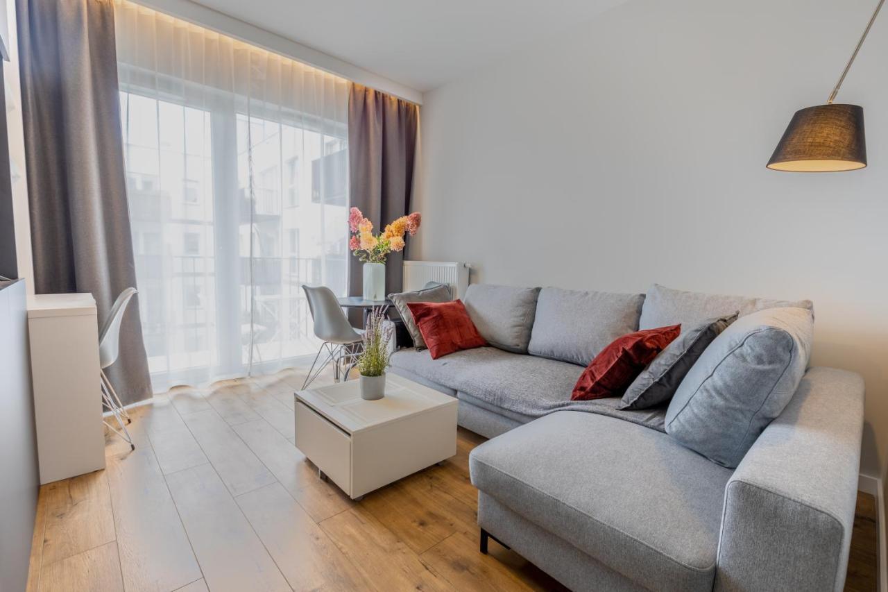 Biznes Metro Bielany Apartment *