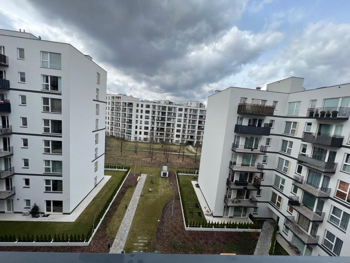 Biznes Metro Bielany Apartment *